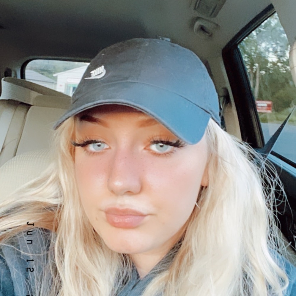 Meet your Posher, Hailey